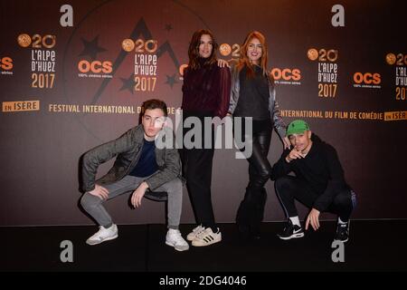 Panayotis Pascot, Charlotte Gabris, Andy, Yvick Letexier (Mister V) durante la cerimonia di chiusura del 20° Alpe d'Huez Comedy Film Festival a l'Alpe d'Huez, Francia, il 21 gennaio 2017. Foto di Julien Reynaud/APS-Medias/ABACAPRESS.COM Foto Stock