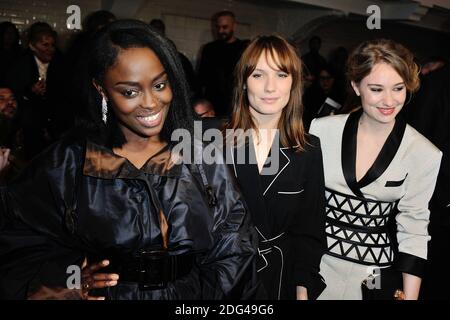 Ana Girardot, Aissa Maiga e Deborah Francois partecipano allo spettacolo Jean-Paul Gaultier Haute Couture Primavera Estate 2017 come parte della settimana della Moda di Parigi il 25 gennaio 2016 a Parigi, Francia. Foto di Aurore Marechal/ABACAPRESS.COM Foto Stock