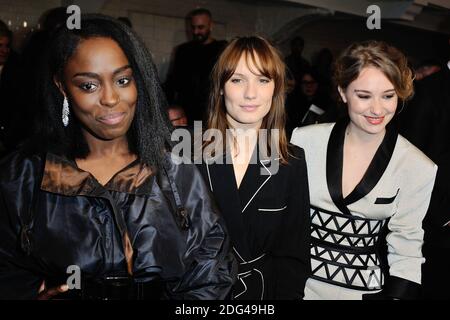 Ana Girardot, Aissa Maiga e Deborah Francois partecipano allo spettacolo Jean-Paul Gaultier Haute Couture Primavera Estate 2017 come parte della settimana della Moda di Parigi il 25 gennaio 2016 a Parigi, Francia. Foto di Aurore Marechal/ABACAPRESS.COM Foto Stock