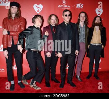 I musicisti Daniel Tichenor, Jared Champion, Matt Shultz, Brad Shultz, Nick Bockrath, e Matthan Minster del gruppo musicale Cage the Elephant partecipano alla 2017 MusiCares persona dell'anno in onore di Tom Petty il 10 febbraio 2017 a Los Angeles, CA, USA. Foto di Lionel Hahn/ABACAPRESS.COM Foto Stock