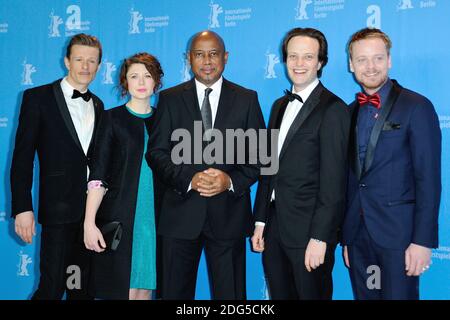 Alexander Scheer, Hannah Steele, Raoul Peck, August Diehl e Stefan Konarske frequentano il Young Karl Marx Photocall durante il Settimo Festival Internazionale del Cinema di Berlino (Berlinale) a Berlino, Germania, il 12 febbraio 2017. Foto di Aurore Marechal/ABACAPRESS.COM Foto Stock