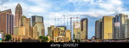 Skyline di Charlotte North carolina dal bbt Ballpark Foto Stock