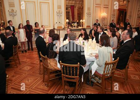 Catherine, Duchessa di Cambridge e William Duc di Cambridge con Anne Llewellyn, la moglie dell'Ambasciatore di sua Maestà in Francia, Edward Llewellyn, partecipano ad una cena ospitata dall'Ambasciatore di sua Maestà in Francia, il 17 marzo 2017 a Parigi, Francia. Foto di Laurent Vu/ piscina / ABACAPRESS.COM Foto Stock