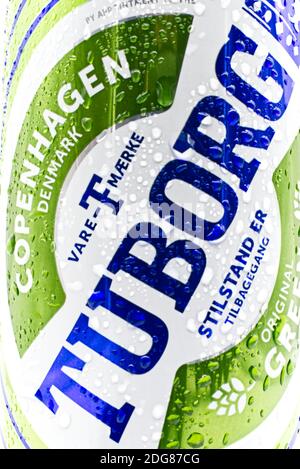 Lattina di alluminio di birra Tuborg con gocce d'acqua Foto Stock