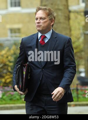Grant Shapps, Segretario di Stato per i Trasporti, arriva a Downing Street, Londra, prima della riunione settimanale del Governo presso l'ufficio degli Esteri e del Commonwealth (FCO). Foto Stock