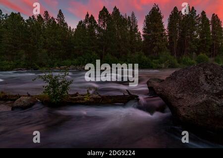 Deschutes River al tramonto Foto Stock