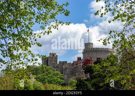 WINDSOR/UK - APRIL27 : Vista del Castello di Windsor a Windsor il 27 aprile 2005 Foto Stock