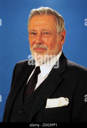 Dietmar Schönherr, österreichischer Schauspieler und Moderator, Deutschland, 1990er. Dietmar Schoenherr, attore e moderatore austriaco, Germania, anni '90. Foto Stock