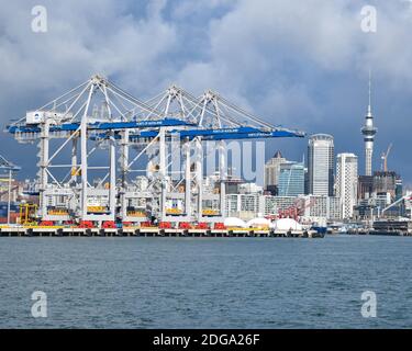 Le gru al porto di Auckland, Isola del Nord, Nuova Zelanda Foto Stock