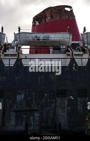 L'imbuto del duca TSS di Lancaster, ex Ferrovia Steamer. La nave è stata attraccata vicino a Mostyn dagli anni '70 con una varietà di usi. Foto Stock