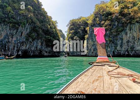 Crociera nella laguna di Koh Hong nel Mare delle Andamane e Parco Tharn Bok Khorani nella Provincia di Krabi - Thailandia - 28 gennaio 2020 Foto Stock