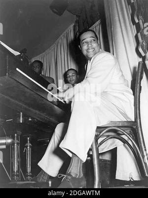 DUKE ELLINGTON (1899-1974) musicista jazz americano circa 1941 Foto Stock