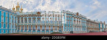 Il cortile del Palazzo di Caterina, Tsarskoye Selo, San Pietroburgo, Russia Foto Stock