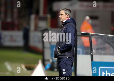 Cheltenham, Regno Unito. 8 dicembre 2020. Michael Duff manager di Cheltenham Town durante la partita EFL Trophy tra Cheltenham Town e Portsmouth al Jonny-Rocks Stadium di Cheltenham, Inghilterra, l'8 dicembre 2020. Foto di Dave Peters/prime Media Images. Credit: Prime Media Images/Alamy Live News Foto Stock
