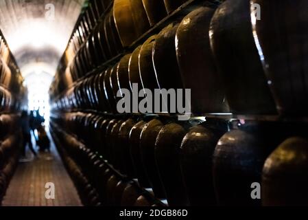 File di bevande alcoliche fermentate Foto Stock