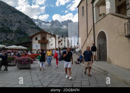 Italia durante la pandemia di Covid19, Courmayer, stazione sciistica nelle Alpi italiane durante l'estate covid Pandemic Foto Stock