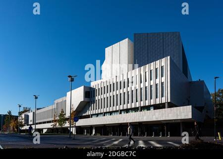 Sala per eventi e congressi Finland Hall - progettata dall'architetto Alvar Aalto - nel quartiere Töölö di Helsinki, Finlandia Foto Stock