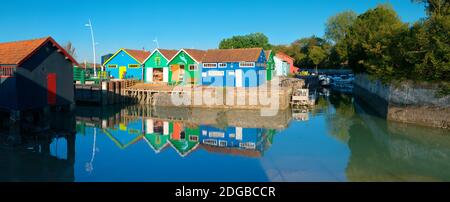 Old Oyster allevatori baracche, le Chateau, Oleron, Charente-Maritime, Poitou-Charentes, Francia Foto Stock