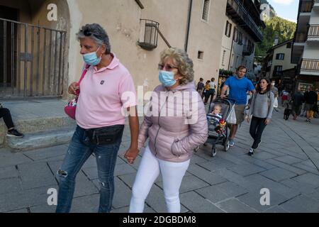 Italia durante la pandemia di Covid19, Courmayer, stazione sciistica nelle Alpi italiane durante l'estate covid Pandemic Foto Stock