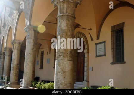 Palazzo Ordelaffi. La cattedrale sulla piazza principale della città di Bertinoro. Bertinoro, Forlì-Cesena, Emilia-Romagna, Italia Foto Stock