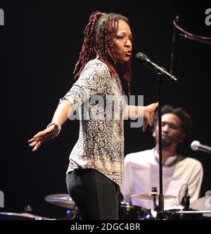 La cantante soul Lisa Simone, figlia del compianto Nina Simone, suona dal vivo presso la Grand Angle Concert Hall di Voiron, Isere, Francia, il 7 aprile 2017. Foto di Francois Maquaire/ABACAPRESS.COM Foto Stock