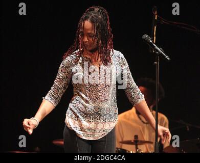 La cantante soul Lisa Simone, figlia del compianto Nina Simone, suona dal vivo presso la Grand Angle Concert Hall di Voiron, Isere, Francia, il 7 aprile 2017. Foto di Francois Maquaire/ABACAPRESS.COM Foto Stock