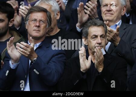 Sebastien Bazin, PDG di AccorHotels e Nicolas Sarkozy durante la prima partita di calcio della Lega francese, PSG vs Bastia a Parc des Princes, Francia, il 6 maggio 2017.PSG ha vinto 5-0. Foto di Henri Szwarc/ABACAPRESS.COM Foto Stock