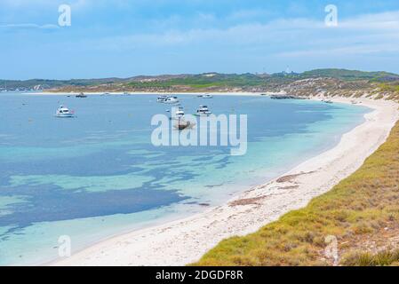 Baia rocciosa sull'isola di Rottnest in Australia Foto Stock