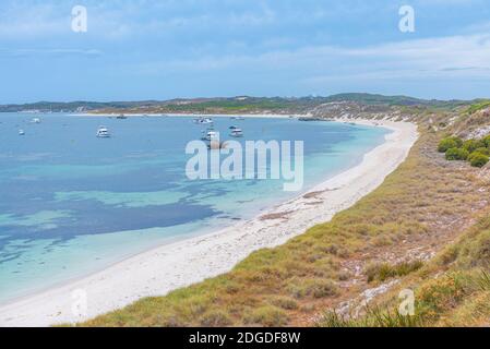 Baia rocciosa sull'isola di Rottnest in Australia Foto Stock