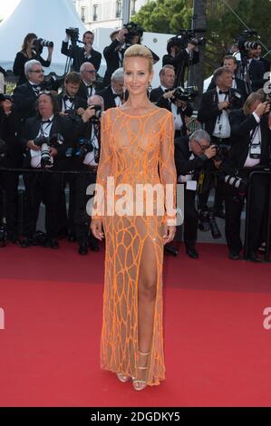 Lady Victoria Hervey arriva sul tappeto rosso della proiezione "The Beguiled" tenutasi al Palais Des Festivals a Cannes, in Francia, il 24 maggio 2017 come parte del 70° Festival del Cinema di Cannes. Foto di Nicolas Genin/ABACAPRESS.COM Foto Stock