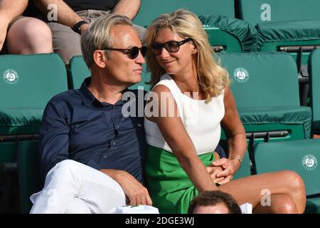 L'attore Gilles Cohen e sua moglie Karine frequentano l'Open di Tennis Francese al Roland Garros il 31 maggio 2017 a Parigi, Francia. Foto di Laurent Zabulon/ABACAPRESS.COM Foto Stock