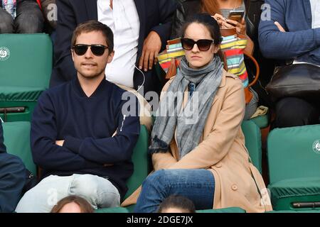 L'attrice Noemie Merlant e il suo ragazzo frequentano il 2017 French Tennis Open al Roland Garros il 6 giugno 2017 a Parigi, Francia. Foto di Laurent Zabulon/ABACAPRESS.COM Foto Stock