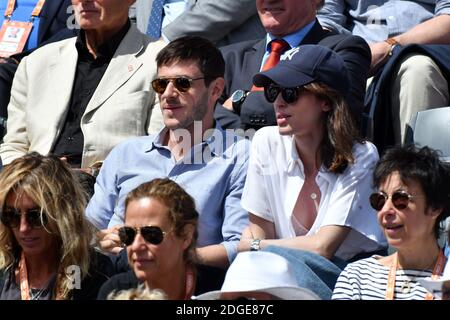 L'attore Gaspard Ulliel e sua moglie Gaelle frequentano il 2017 French Tennis Open al Roland Garros il 7 giugno 2017 a Parigi, Francia. Foto di Laurent Zabulon/ABACAPRESS.COM Foto Stock