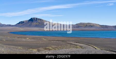 Cratere di Skygggnisvatn nelle Highlands dell'Islanda, preso nell'agosto 2020, trattato successivamente usando il bracketing di esposizione Foto Stock