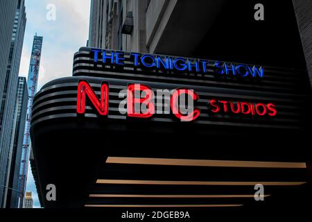 NBC Studio Sign durante il giorno il Black Friday in New York Foto Stock
