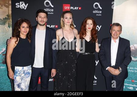 Nora Melhli, Dimitri Leonidas, Julia Stiles, Roxane Duran e Alain Weill frequentano la prima Riviera-la serie al Cinema Elysees Biarritz di Parigi, Francia, il 14 giugno 2017. Foto di Jerome Domine/ABACAPRESS.COM Foto Stock