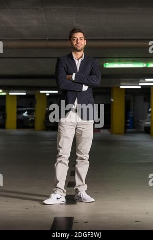 Jean-Christophe Yanne pone per le immagini a Ginevra, Svizzera, il 17 maggio 2017. Foto di Loona/ABACAPRESS.COM Foto Stock