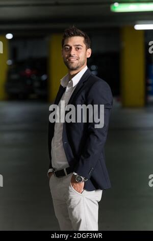 Jean-Christophe Yanne pone per le immagini a Ginevra, Svizzera, il 17 maggio 2017. Foto di Loona/ABACAPRESS.COM Foto Stock