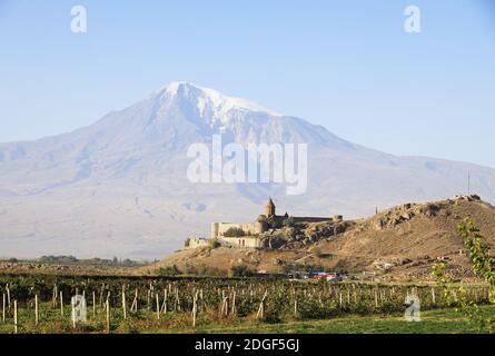 Chor Virap monastero nella parte anteriore del monte Ararat, Ararat provincia, Armenia Foto Stock