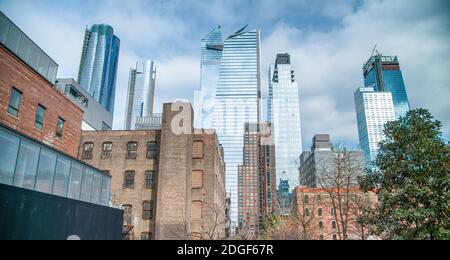 High Line con grattacieli in inverno, New York Manhattan Foto Stock