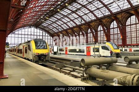 ANVERSA, BELGIO, settembre 2019: Livello superiore della stazione centrale di Anversa Foto Stock