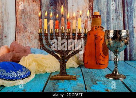 Fuoco morbido Hanukkah Menorah luminoso Foto Stock