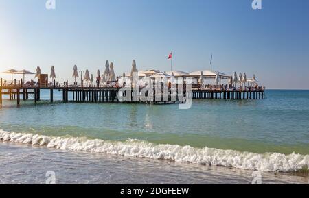 Seascape: la spiaggia e il molo per gli ospiti. Foto Stock