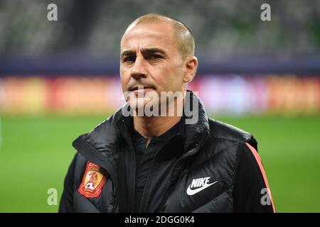 Il direttore del club cinese Guangzhou Evergrande Fabio Cannavaro reagisce Durante il secondo round della finale del 2020 cinese Super League (CSL) contro Foto Stock