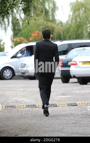 Mark Ronson arriva al servizio funebre di Amy Winehouse al Cimitero di Edgewarebury, Londra. Foto Stock