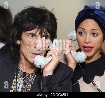 Ronnie Wood e Ana Araujo al BGC Annual Global Charity Day, Canary Wharf, Londra. Foto Stock