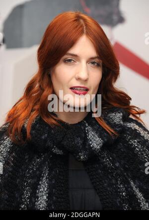 Florence Welch of Florence and the Machine apre la vendita invernale di Harrods, Knightsbridge, Londra. Foto Stock