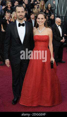 Natalie Portman e Benjamin Millepied arrivano per l'84th Academy Awards al Kodak Theatre di Los Angeles. Foto Stock