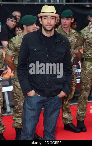 Zachary Levi arriva alla UK Premiere of the Expendables 2 sponsorizzata da Netflix all'Empire Cinema, Leicester Square, Londra. Foto Stock
