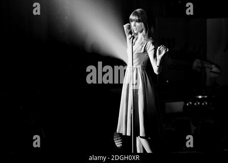 Taylor Swift accende il centro commerciale Westfield Christmas Lights, West London. Copyright Doug Peters EMPICS intrattenimento Foto Stock